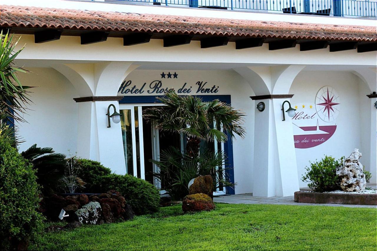 Hotel Rosa Dei Venti กัสเตลซาร์โด ภายนอก รูปภาพ