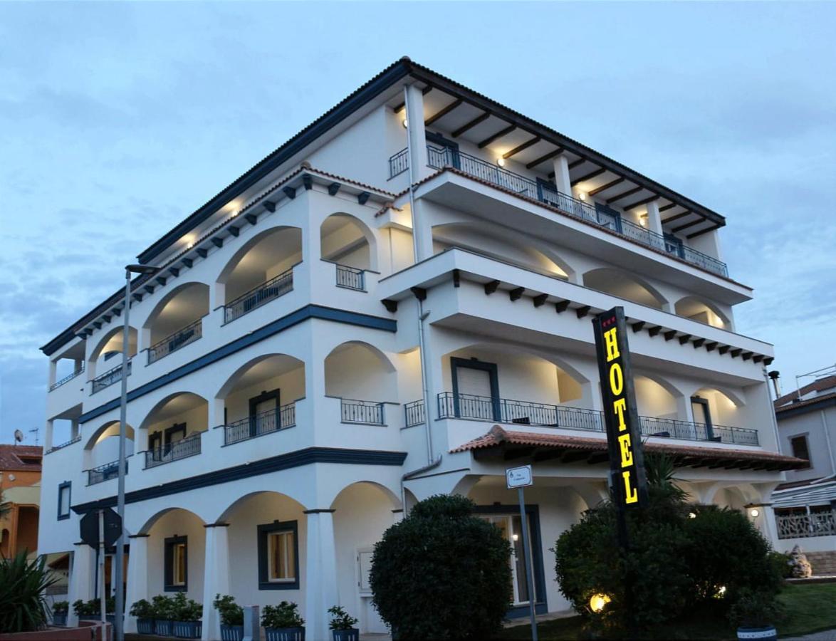Hotel Rosa Dei Venti กัสเตลซาร์โด ภายนอก รูปภาพ