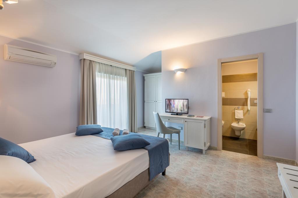 Hotel Rosa Dei Venti กัสเตลซาร์โด ภายนอก รูปภาพ