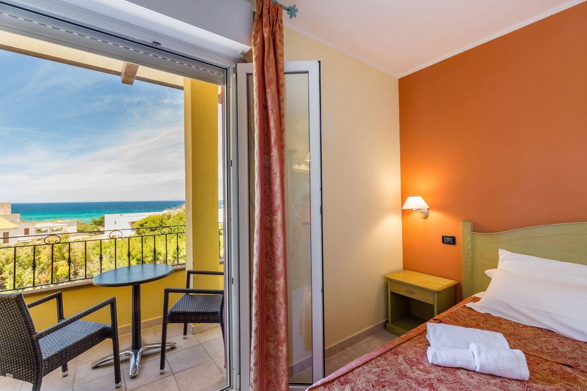 Hotel Rosa Dei Venti กัสเตลซาร์โด ภายนอก รูปภาพ