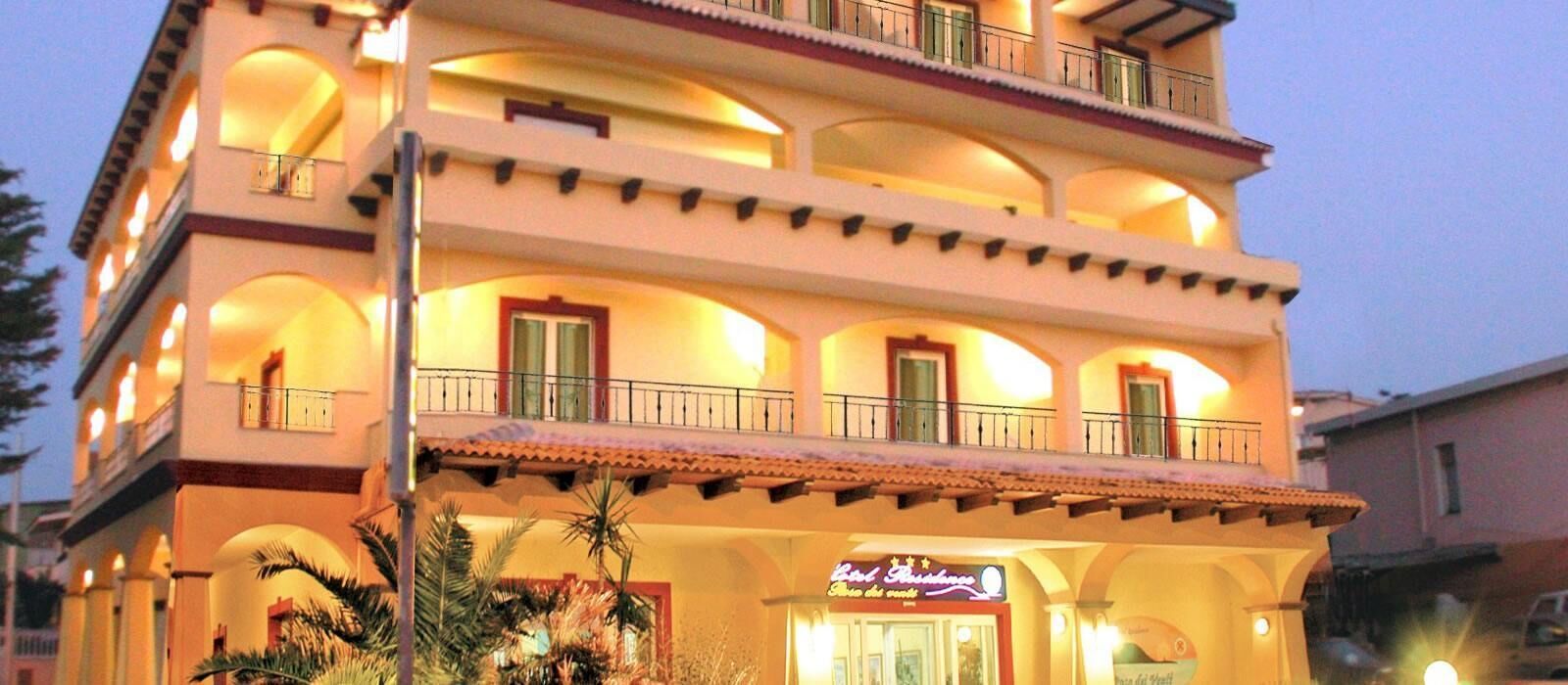 Hotel Rosa Dei Venti กัสเตลซาร์โด ภายนอก รูปภาพ